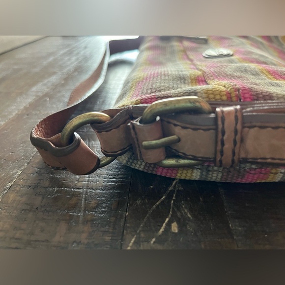 Fossil Explorer Aztec fold over bag/purse - Picture 5 of 16